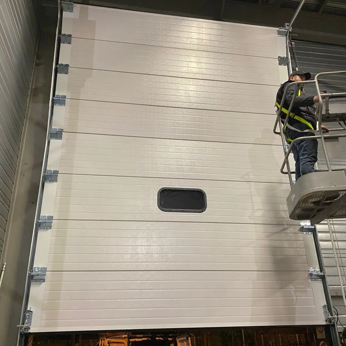 Maintenance porte industrielle Paris Île-de-France