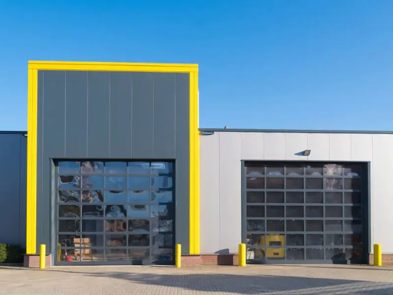 Porte sectionnelle industrielle vitrée Maintenance 2000