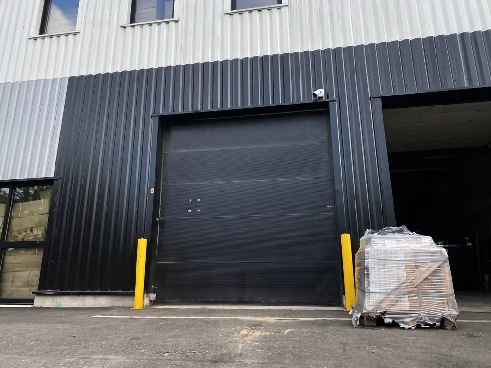 Maintenance de porte sectionnelle de magasin